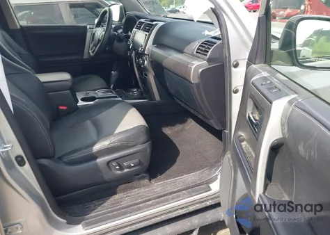 2020 Toyota 4Runner Sr5 Premium z USA, uszkodzony, nr VIN JTEBU5JR0L5805569